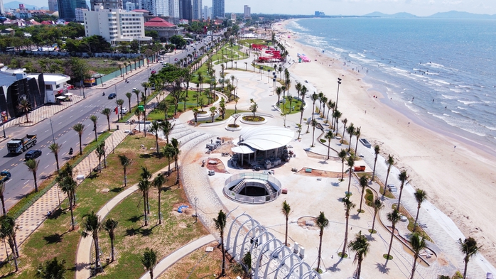 Bãi Sau Vũng Tàu "thay áo mới" trước mùa cao điểm du lịch - Ảnh 3. Bãi Sau Vũng Tàu "thay áo mới" trước mùa cao điểm du lịch - Ảnh 3.