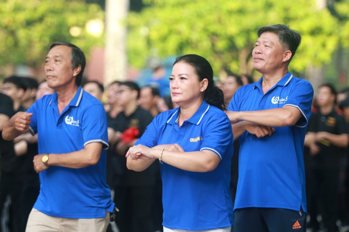 Sôi nổi Chương trình đi bộ Cán bộ, công chức, viên chức, doanh nghiệp Quận 5- Ảnh 2. Sôi nổi Chương trình đi bộ Cán bộ, công chức, viên chức, doanh nghiệp Quận 5- Ảnh 2.