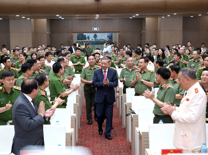 Tổng Bí thư Tô Lâm: Gắn kết chặt chẽ việc học tập, làm theo Bác với xây dựng lực lượng CAND- Ảnh 1. Tổng Bí thư Tô Lâm: Gắn kết chặt chẽ việc học tập, làm theo Bác với xây dựng lực lượng CAND- Ảnh 1.