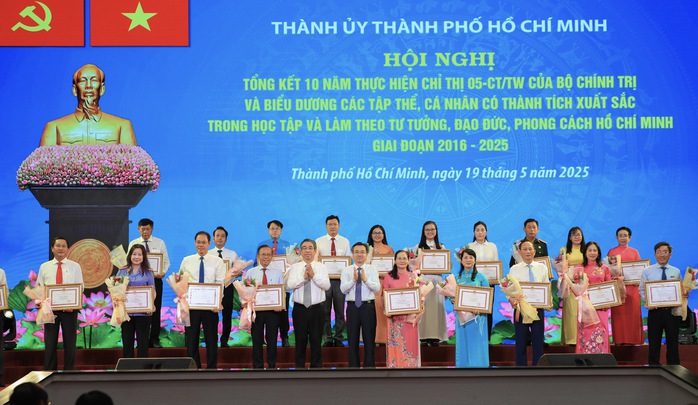 Học và làm theo Bác trở thành truyền thống, nét đẹp văn hóa của TP HCM - Ảnh 2.