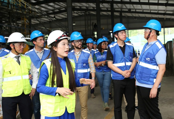 Hơn 40 chuyên gia quốc tế đến khảo sát Nhà máy titan ở Quảng Bình - Ảnh 3.