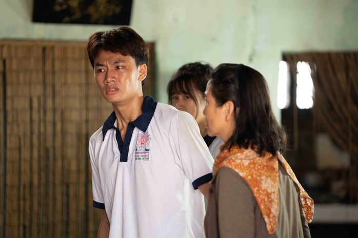 "Lật mặt 8: Vòng tay nắng" của Lý Hải vượt mốc 100 tỉ đồng - Ảnh 3.