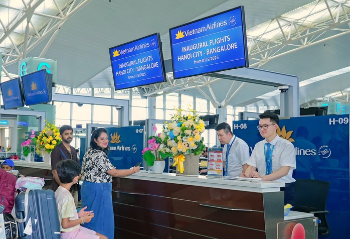 Khai trương đường bay thẳng Hà Nội - Bengaluru, mở rộng mạng bay tới Ấn Độ- Ảnh 1. Khai trương đường bay thẳng Hà Nội - Bengaluru, mở rộng mạng bay tới Ấn Độ- Ảnh 1.