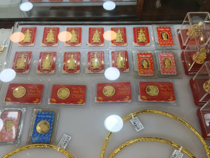 Giá vàng hôm nay, 3-5: Bất ngờ đi xuống - Ảnh 1.