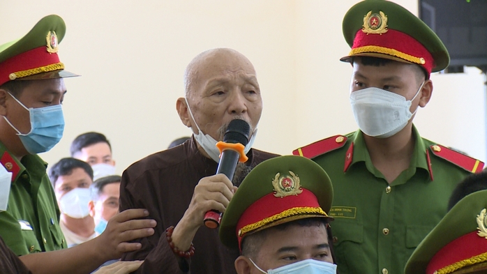 Vụ "Tịnh thất Bồng Lai": Phạt Lê Tùng Vân 3 năm tù về tội loạn luân- Ảnh 1. Vụ "Tịnh thất Bồng Lai": Phạt Lê Tùng Vân 3 năm tù về tội loạn luân- Ảnh 1.