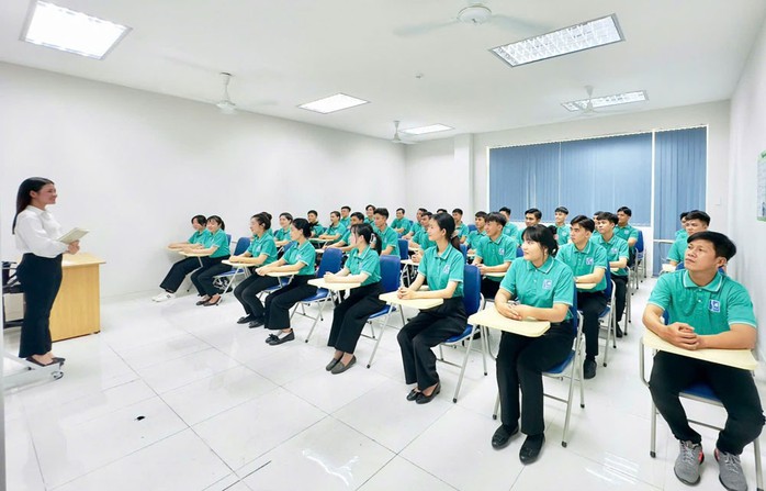 XUẤT KHẨU LAO ĐỘNG: Đừng để mức phí cản trở- Ảnh 1. XUẤT KHẨU LAO ĐỘNG: Đừng để mức phí cản trở- Ảnh 1.