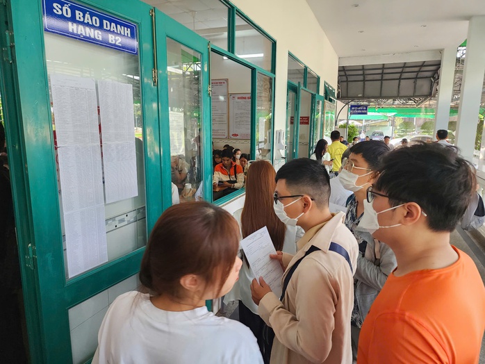 Công an TP HCM bắt đầu sát hạch cấp giấy phép lái xe- Ảnh 5. Công an TP HCM bắt đầu sát hạch cấp giấy phép lái xe- Ảnh 5.
