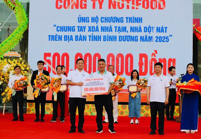 Nutifood ủng hộ 500 triệu “Chung tay xóa nhà tạm, nhà dột nát” tỉnh Bình Dương- Ảnh 1.