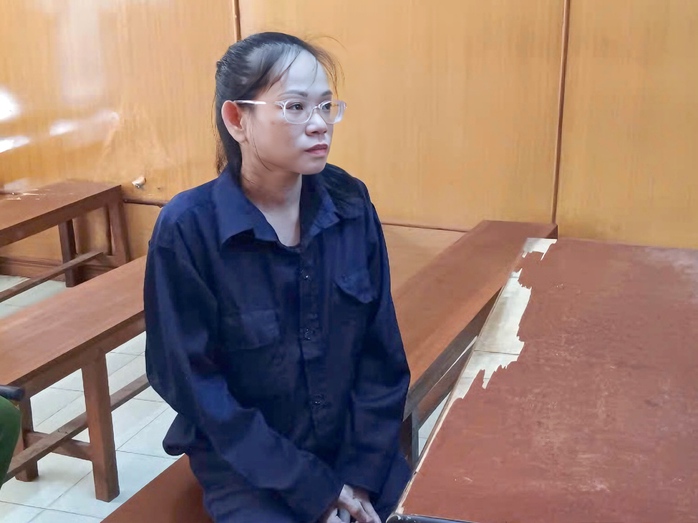 Ngỡ ngàng chiêu trò lấy trộm hơn 2.100 hộp thuốc của nữ công nhân- Ảnh 1. Ngỡ ngàng chiêu trò lấy trộm hơn 2.100 hộp thuốc của nữ công nhân- Ảnh 1.