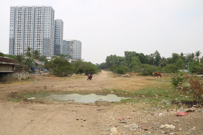 Đoạn vành đai 2 “ngủ quên” giữa lòng TP Thủ Đức - Ảnh 4.