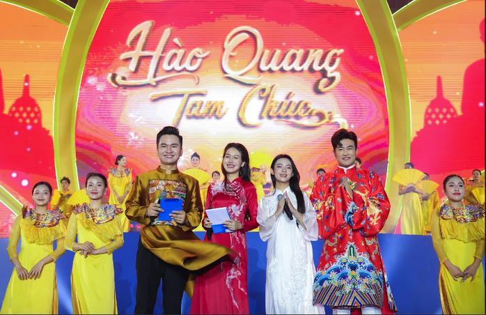 Xúc động đêm tôn vinh di sản văn hóa tâm linh Hà Nam- Ảnh 8. Xúc động đêm tôn vinh di sản văn hóa tâm linh Hà Nam - Ảnh 8.