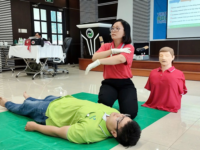 Cấp cứu tại chỗ - VWS chú trọng huấn luyện kỹ năng cho người lao động- Ảnh 2. Cấp cứu tại chỗ - VWS chú trọng huấn luyện kỹ năng cho người lao động- Ảnh 2.