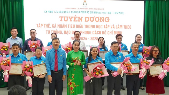 Tuyên dương 77 tập thể, cá nhân học tập, làm theo Bác - Ảnh 4. Tuyên dương 77 tập thể, cá nhân học tập, làm theo Bác - Ảnh 4.