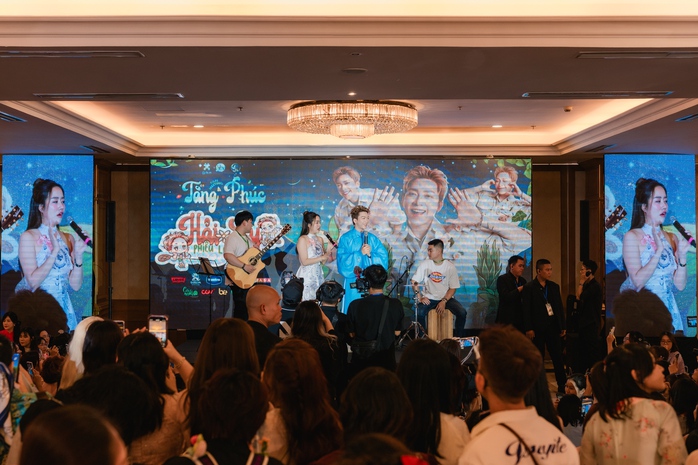 Thấy gì từ "fan meeting" của Tăng Phúc- Ảnh 9. Thấy gì từ "fan meeting" của Tăng Phúc- Ảnh 9.