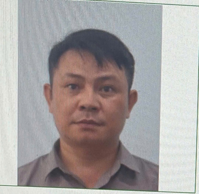Quảng Trị: Chân dung nghi phạm đâm hàng xóm tử vong, đang bỏ trốn vào rừng - Ảnh 1.