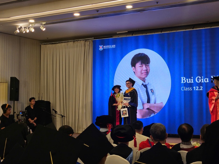 "Đừng chụp ảnh bài giảng rồi nói sẽ nghiên cứu sau" - Ảnh 4. "Đừng chụp ảnh bài giảng rồi nói sẽ nghiên cứu sau" - Ảnh 4.