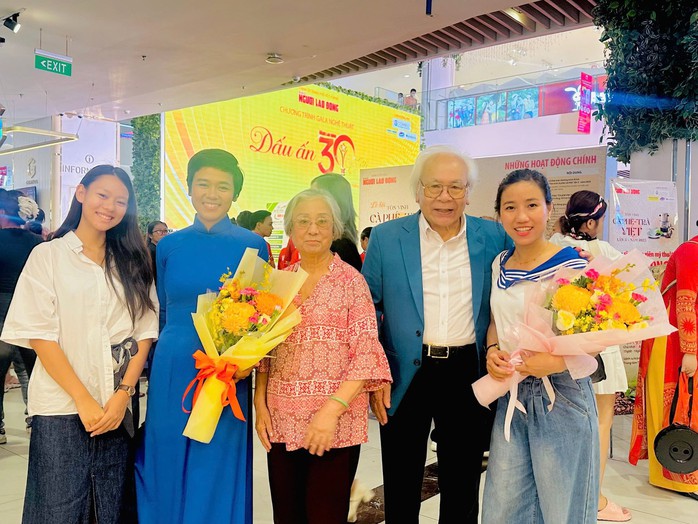 Nhạc sĩ Mai Trầm viết Ca khúc "Theo dấu chân chiến dịch Hồ Chí Minh" tham gia hành trình về nguồn - Ảnh 1.