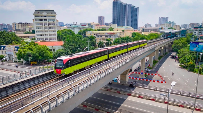 Đường sắt Nhổn - ga Hà Nội mất điện đột ngột, phát thanh liên tục trấn an hành khách- Ảnh 1. Đường sắt Nhổn - ga Hà Nội mất điện đột ngột, phát thanh liên tục trấn an hành khách- Ảnh 1.
