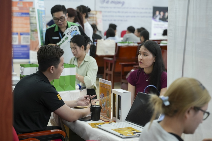 Đâu là những rào cản trong hành trình tìm việc của lao động trẻ?- Ảnh 2. Đâu là những rào cản trong hành trình tìm việc của lao động trẻ?- Ảnh 2.