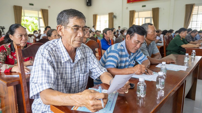 Tiếp sức cho ngư dân vươn khơi bám biển- Ảnh 6. Tiếp sức cho ngư dân vươn khơi bám biển- Ảnh 6.