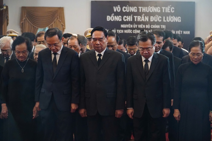 LỄ QUỐC TANG NGUYÊN CHỦ TỊCH NƯỚC TRẦN ĐỨC LƯƠNG: Nhà lãnh đạo hết lòng vì nhân dân - Ảnh 2.