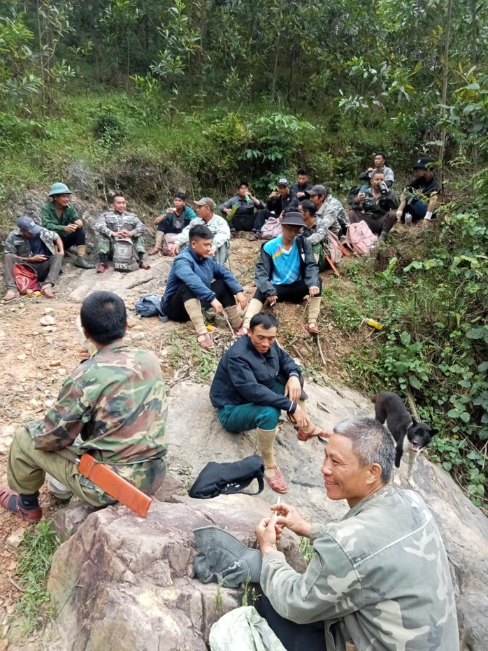 Cả làng vào rừng tìm người đàn ông mất tích bí ẩn ở Quảng Bình- Ảnh 1. Cả làng vào rừng tìm người đàn ông mất tích bí ẩn ở Quảng Bình- Ảnh 1.