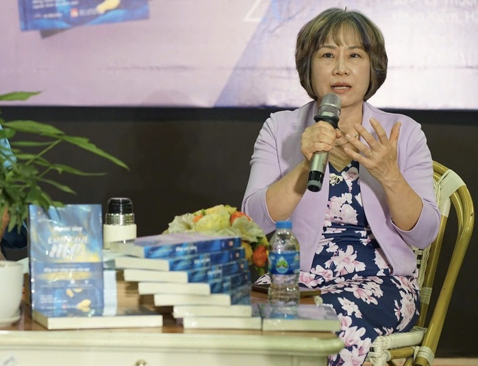 "Hãy nói rằng con cần mẹ" - cẩm nang đồng hành với người trầm cảm - Ảnh 1.