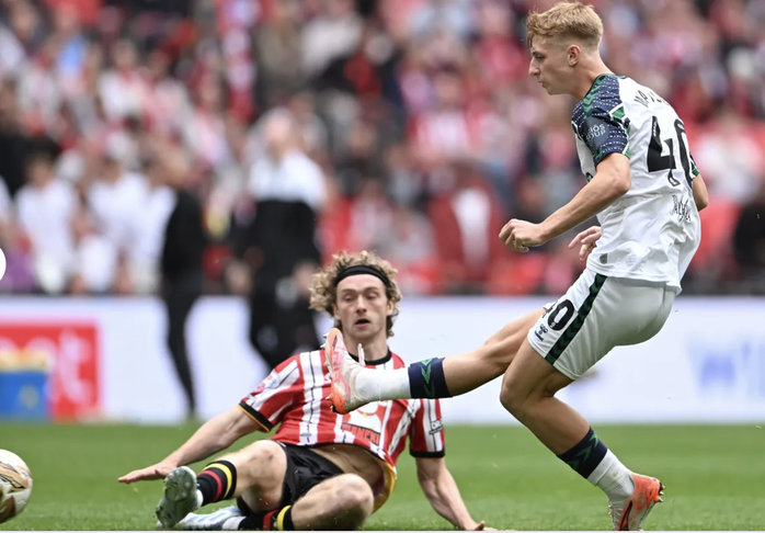 Sunderland trở lại Ngoại hạng Anh bằng bàn thắng trăm triệu bảng- Ảnh 6. Sunderland trở lại Ngoại hạng Anh bằng bàn thắng trăm triệu bảng- Ảnh 6.