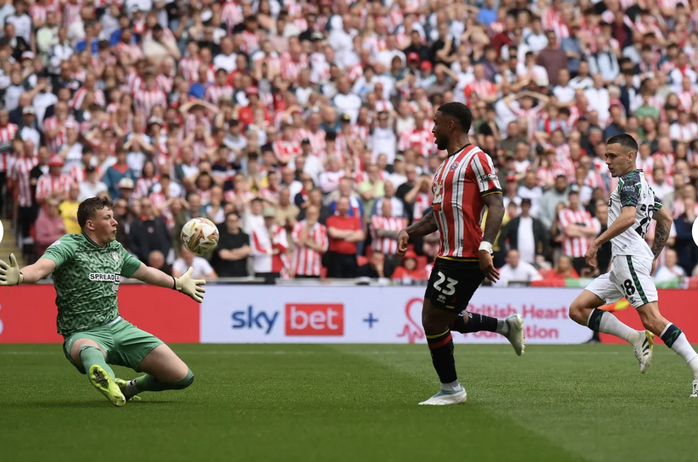 Sunderland trở lại Ngoại hạng Anh bằng bàn thắng trăm triệu bảng- Ảnh 2. Sunderland trở lại Ngoại hạng Anh bằng bàn thắng trăm triệu bảng- Ảnh 2.