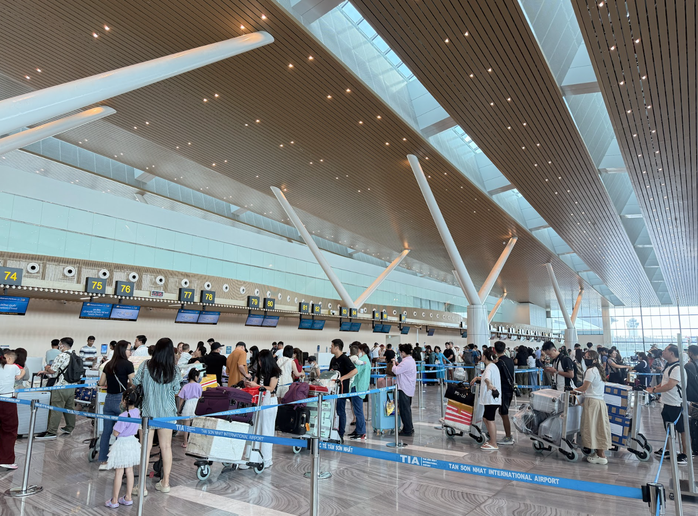 Thông tin mới về nhà ga T3 Tân Sơn Nhất bị dột trong trận mưa ngày 24-5- Ảnh 4. Thông tin mới về nhà ga T3 Tân Sơn Nhất bị dột trong trận mưa ngày 24-5- Ảnh 4.