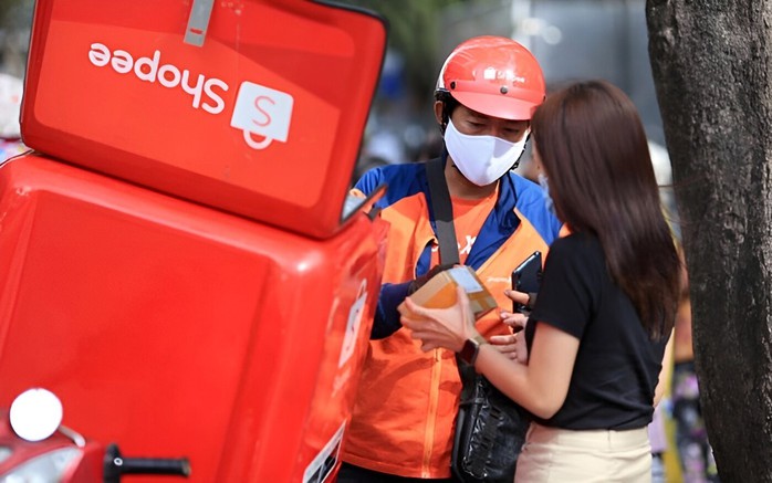 VCCI cảnh báo nguy cơ từ miễn thuế hàng nhập khẩu qua thương mại điện tử - Ảnh 1.