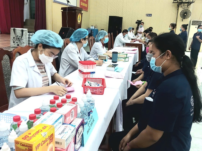 Nhân viên y tế sắp được hưởng phụ cấp ưu đãi nghề đến 70%?- Ảnh 1. Nhân viên y tế sắp được hưởng phụ cấp ưu đãi nghề đến 70%?- Ảnh 1.