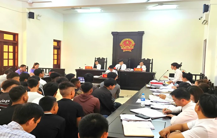 Tin mới vụ 26 thanh thiếu niên đánh nhau, ném bom xăng gây chết người tại Đồng Hới - Ảnh 1.