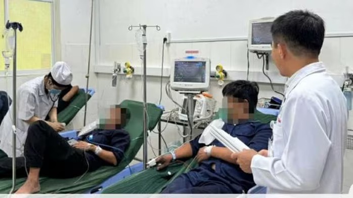 Công an vào cuộc điều tra vụ 2 công nhân tử vong, 3 người cấp cứu ở Đồng Nai- Ảnh 2. Công an vào cuộc điều tra vụ 2 công nhân tử vong, 3 người cấp cứu ở Đồng Nai- Ảnh 2.