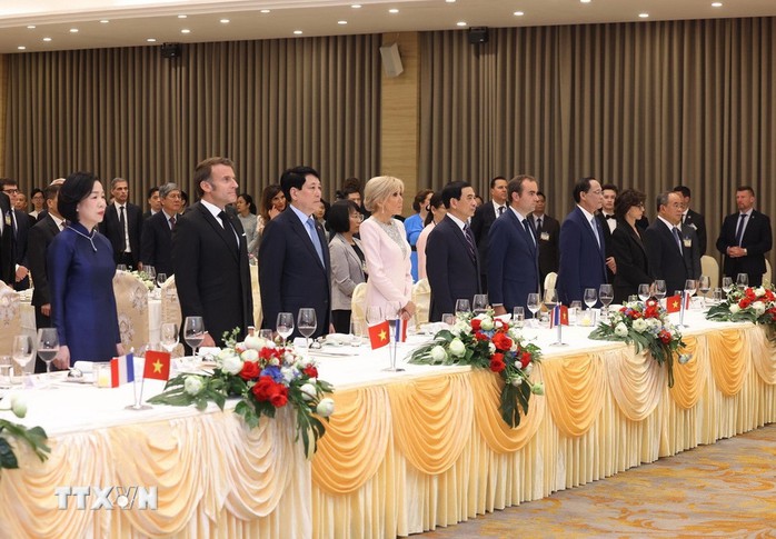 Tổng thống Emmanuel Macron: Sự gắn kết Việt - Pháp như những câu thơ lục bát tao nhã- Ảnh 6. Tổng thống Emmanuel Macron: Sự gắn kết Việt - Pháp như những câu thơ lục bát tao nhã- Ảnh 6.