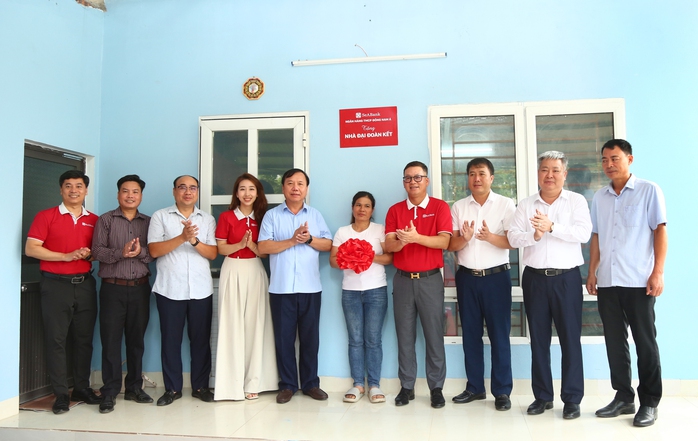 SeABank bàn giao 856 căn nhà đại đoàn kết cho tỉnh Hòa Bình- Ảnh 2. SeABank bàn giao 856 căn nhà đại đoàn kết cho tỉnh Hòa Bình- Ảnh 2.