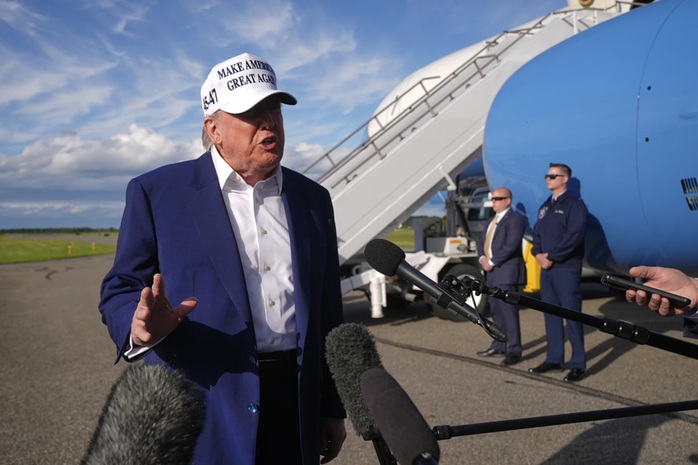 Tổng thống Donald Trump hoãn đòn thuế mới đối với EU- Ảnh 1. Tổng thống Donald Trump hoãn đòn thuế mới đối với EU- Ảnh 1.