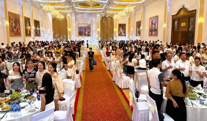Một công ty ở Thanh Hóa chi 5,2 tỉ đồng mời cơm tri ân công nhân ở nhà hàng hạng sang- Ảnh 1. Một công ty ở Thanh Hóa chi 5,2 tỉ đồng mời cơm tri ân công nhân ở nhà hàng hạng sang- Ảnh 1.