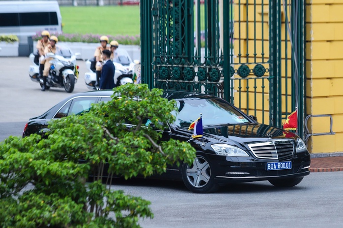 Lễ đón Tổng thống Pháp Emmanuel Macron thăm cấp Nhà nước tới Việt Nam- Ảnh 3. Lễ đón Tổng thống Pháp Emmanuel Macron thăm cấp Nhà nước tới Việt Nam - Ảnh 2.