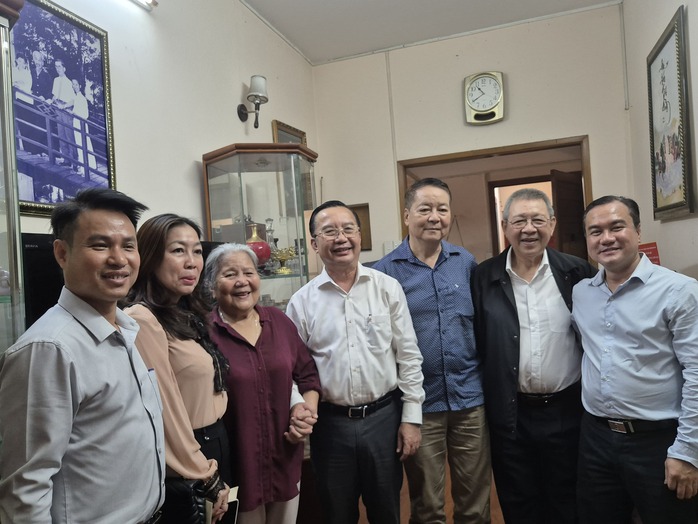 Thăm và tri ân NSND Thế Hiển, NSƯT Lê Thiện - Ảnh 7.
