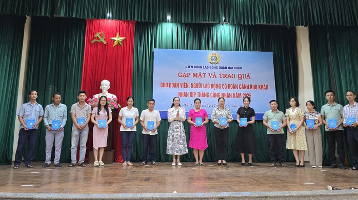Đà Nẵng: Trao 300 suất hỗ trợ cho đoàn viên, người lao động khó khăn - Ảnh 3.