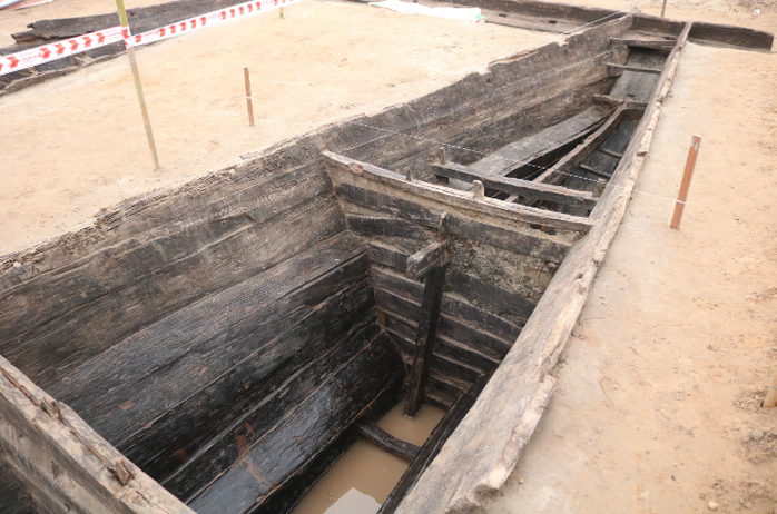 Thuyền cổ Bắc Ninh: Hé lộ bí ẩn hàng hải và giao thương cổ đại - Ảnh 4. Thuyền cổ Bắc Ninh: Hé lộ bí ẩn hàng hải và giao thương cổ đại - Ảnh 4.