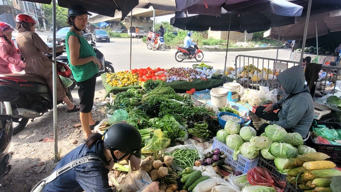 Kiểm soát, kiềm chế hàng hóa tăng giá- Ảnh 1. Kiểm soát, kiềm chế hàng hóa tăng giá- Ảnh 1.