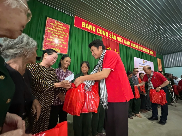 “Theo dấu chân cuộc Tổng tiến công và nổi dậy mùa Xuân 1975”: Về với biên cương Tổ quốc- Ảnh 9. “Theo dấu chân cuộc Tổng tiến công và nổi dậy mùa Xuân 1975”: Về với biên cương Tổ quốc- Ảnh 9.