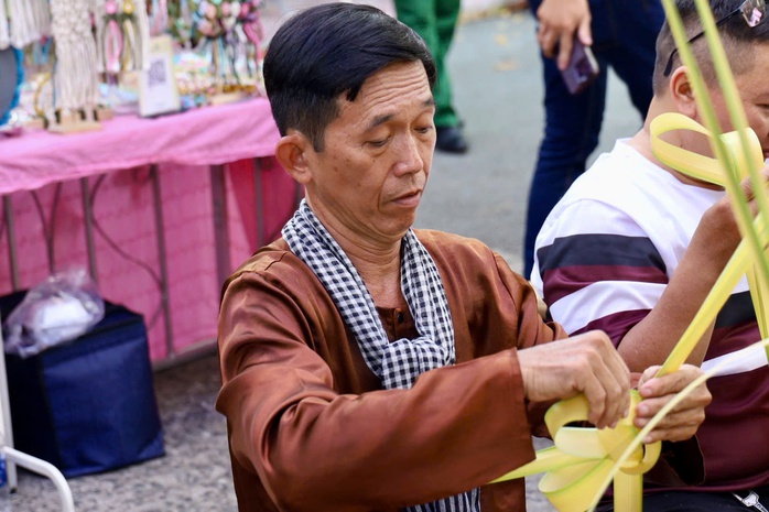 Bí mật bên trong lễ hội Tết Đoan Ngọ ở Thảo Cầm Viên Sài Gòn - Ảnh 2.