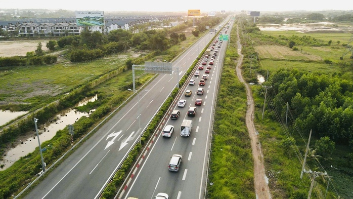 Từ ngày 7-6, cấm mô tô đi vào đường dẫn cao tốc TP HCM - Long Thành - Dầu Giây- Ảnh 1. Từ ngày 7-6, cấm mô tô đi vào đường dẫn cao tốc TP HCM - Long Thành - Dầu Giây- Ảnh 1.