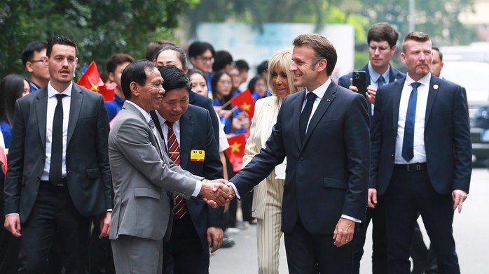 Tổng thống Macron: Pháp sẽ tăng gấp đôi số lượng học sinh, sinh viên trao đổi với Việt Nam - Ảnh 6.