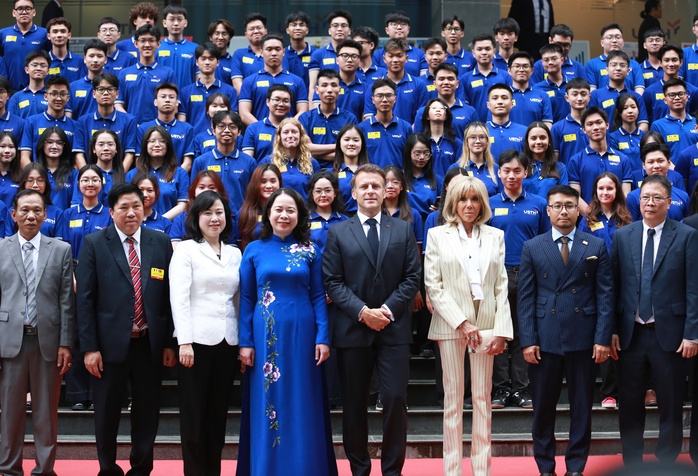 Tổng thống Macron: Pháp sẽ tăng gấp đôi số lượng học sinh, sinh viên trao đổi với Việt Nam - Ảnh 9.