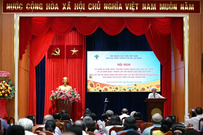 Kỷ niệm 84 năm ngày Truyền thống Người cao tuổi Việt Nam tại TP HCM - Ảnh 1.