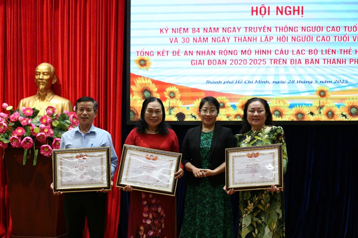 Kỷ niệm 84 năm ngày Truyền thống Người cao tuổi Việt Nam tại TP HCM - Ảnh 4.